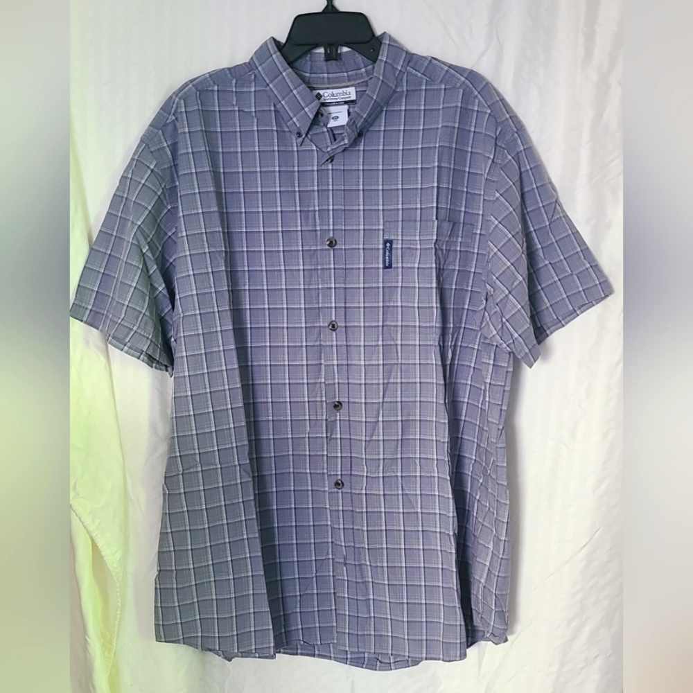 EUC mens Columbia button up